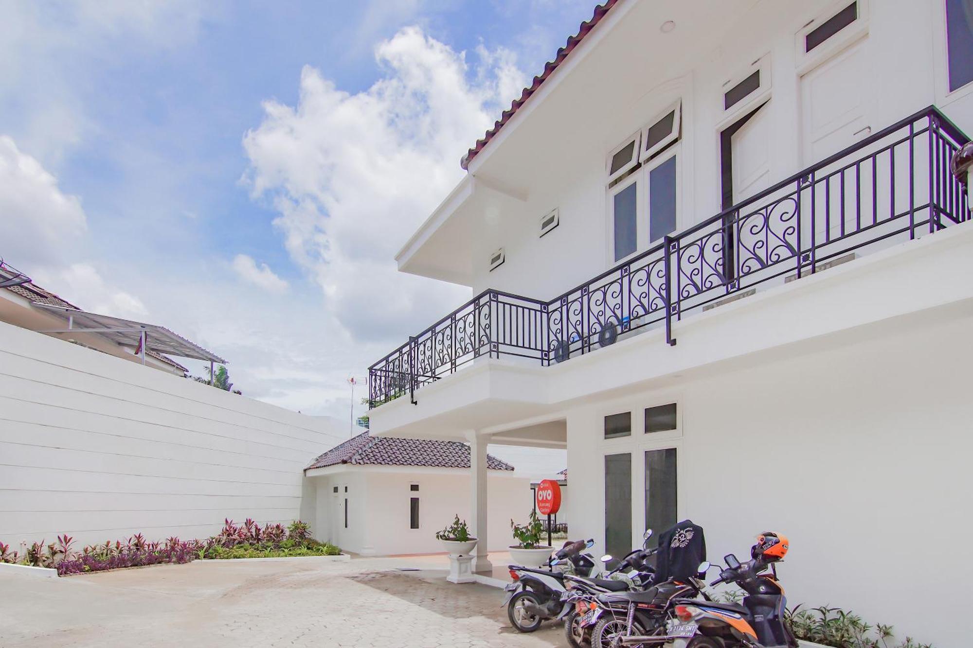 Super Oyo Capital O 90342 Kemang Garden Hotel Jakarta Ngoại thất bức ảnh