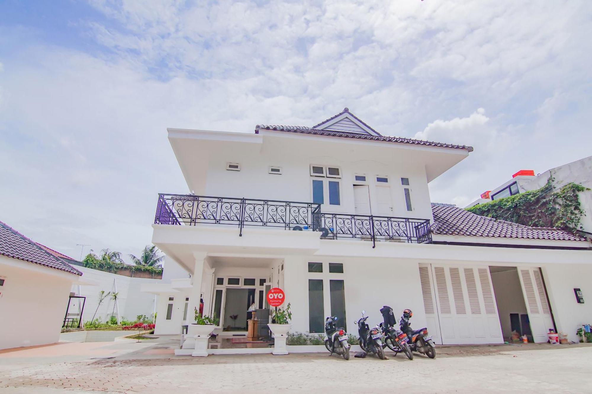 Super Oyo Capital O 90342 Kemang Garden Hotel Jakarta Ngoại thất bức ảnh