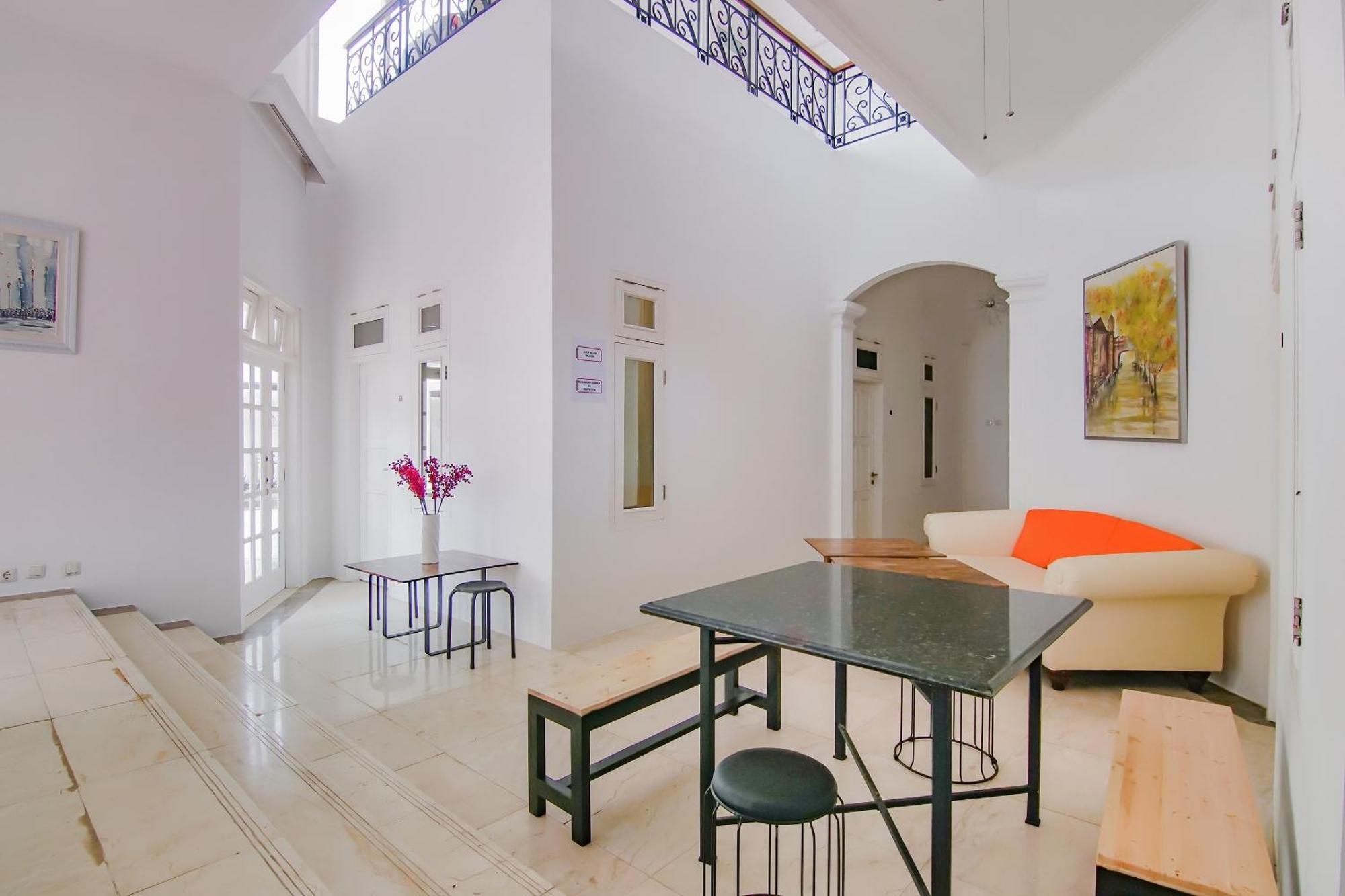 Super Oyo Capital O 90342 Kemang Garden Hotel Jakarta Ngoại thất bức ảnh