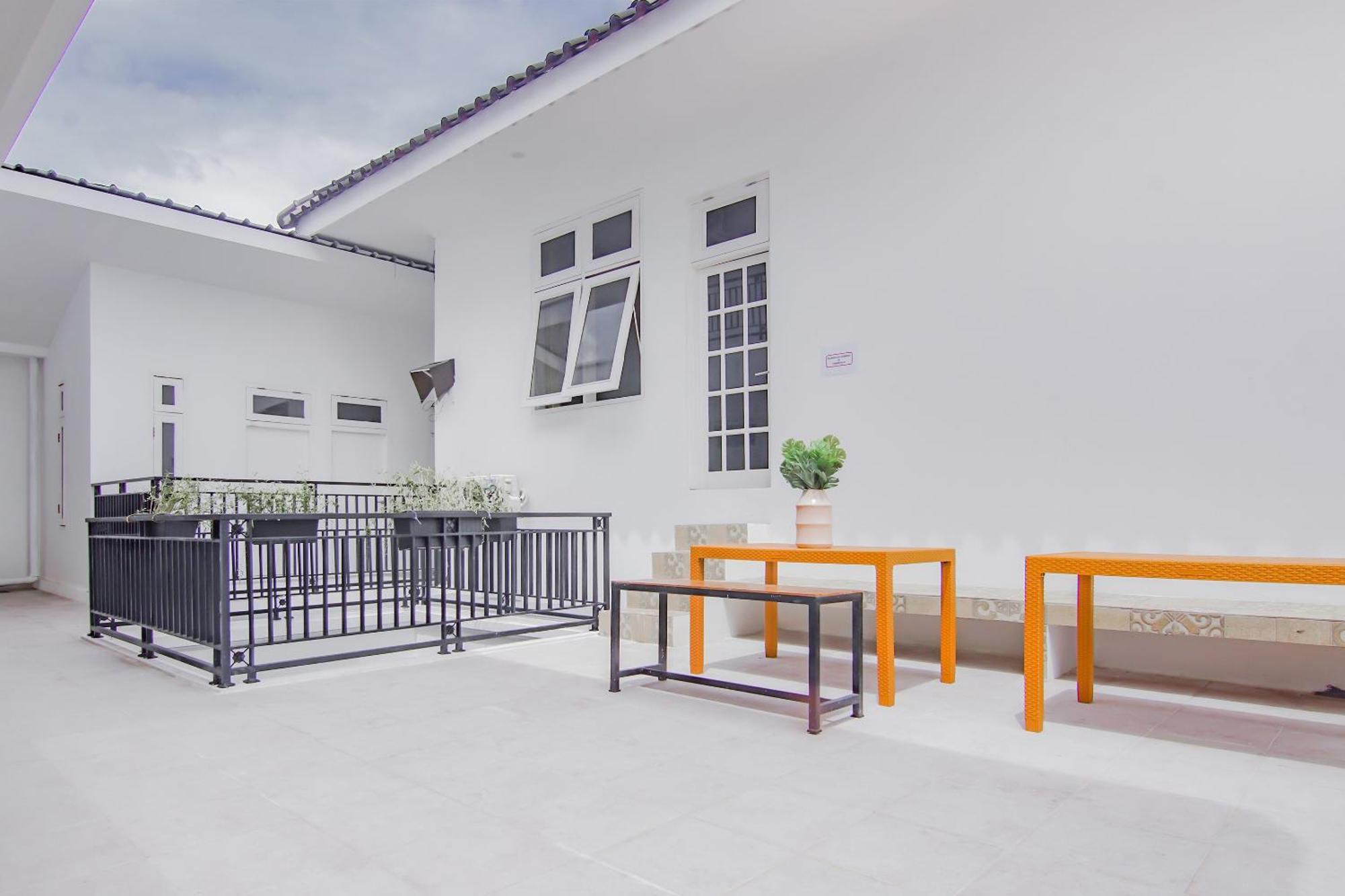 Super Oyo Capital O 90342 Kemang Garden Hotel Jakarta Ngoại thất bức ảnh